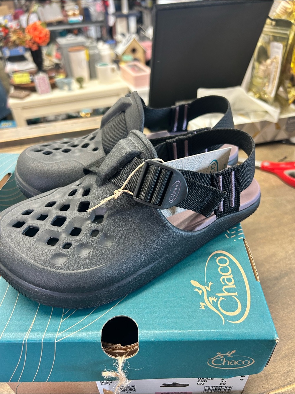Chaco Chillos Clog Women’s Black Adjustable Buckle Strap Sandals 6M